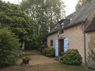 Gîte chaleureux dans un ancien corps de ferme avec wifi, cheminée et grand jardin à Châteaudun - FR-1-581-71 - Châteaudun - 1