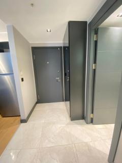 Central Modern Apartment by Siena Suites - 4