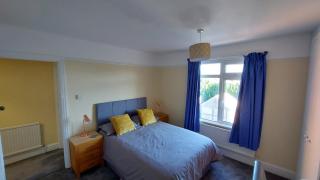 "Near to the Beach "- 2 bedroom Flat Sleeps up to 5 - 2
