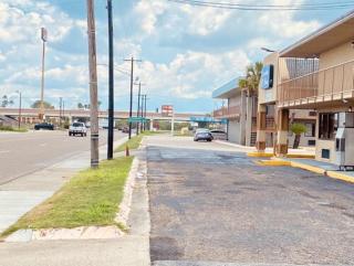 Executive Inn - Kingsville - 7
