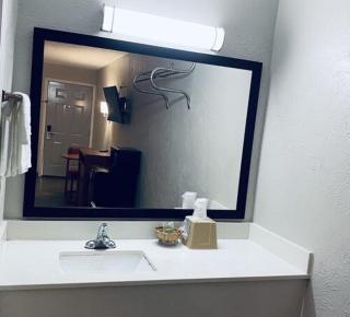 Executive Inn - Kingsville - 4