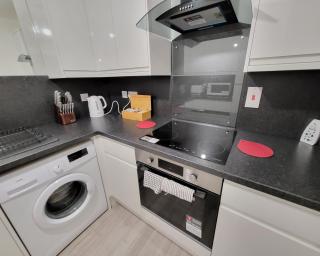 Garland Modern 2 Bedroom Apartment With Parking London - 2