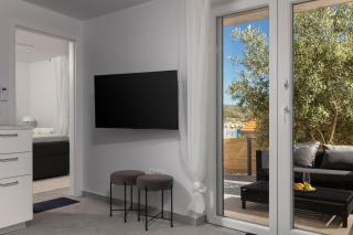 One Bedroom Apt with Garden views - Access to Amazing Rooftop Terrace, Free Parking and Gym on premises - Rogoznica - 1