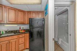 Oceanview 1 Bedroom Suite! Landmark Resort 348! Perfect for 6 guests! - Myrtle Beach - 9