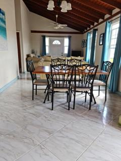 Breezy Apts - Saint Philip - 7