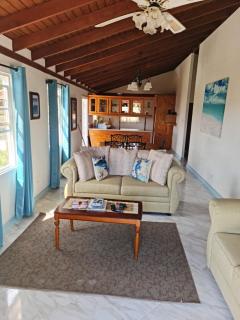 Breezy Apts - Saint Philip - 8