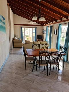 Breezy Apts - Saint Philip - 9