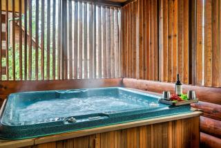 Love Shack - Sevierville - 7