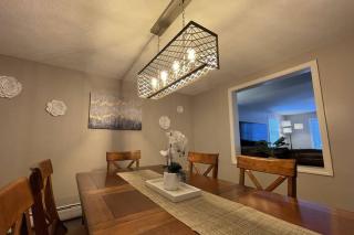 Spacious Family Lake & Ski House - Windsor - 7