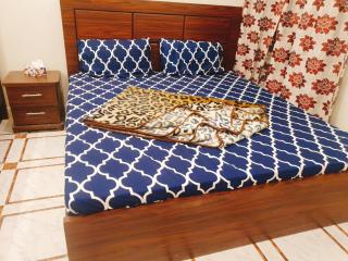 Royal Galaxy Guest House - Karatschi - 0