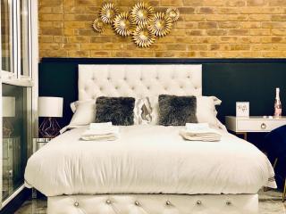 Duke and Duchess Apartments and Rooms - Private in Room Hot Tub Suites - Londra - 6