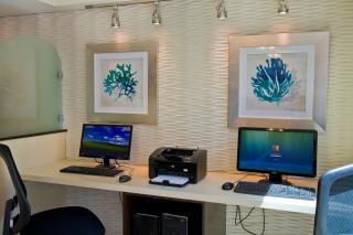 Best Western PLUS Inner Harbour Hotel - 2