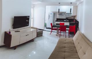 Apartamento reformado na melhor localização a 100 metros da praia,comodidade inclui ,garagem,internet,elevadores duas cadeiras de praia ,cooler,roupas de cama e banho - Guarapari - 2