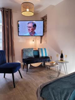 L'établissement LA PLAGE A 2 PAS, vous propose 4 appartements neufs, NETFLIX, lits faits à votre arrivée, serviettes de toilette, Ménage, Wifi, en hyper centre ,Plage à 100m, BOX à Vélos, paiement 3 fois sans frais, prix tout compris - Dieppe - 3