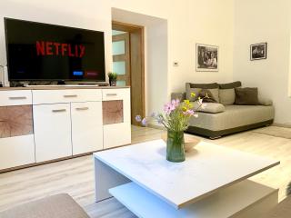 James Bond Apartment old town - Bratislava - 4