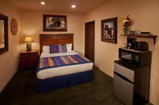 Cottam's Lodge by Alpine Village Suites - Taos Ski Valley - 2