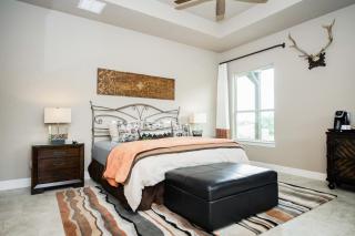Century Oak House - Spring Branch - 4