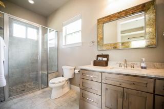 Century Oak House - Spring Branch - 3