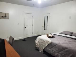 Private Room Near to Downtown Churchill Downs UofL Airport &Kentucky Expo Center - Louisville - 5