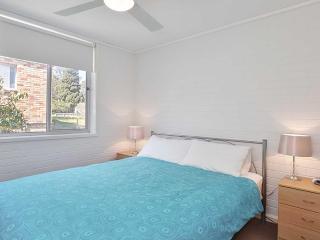 Shoreline, 4,7 Victoria Parade - Views over Fly Point and close to Nelson Bay Marina - Nelson Bay - 5