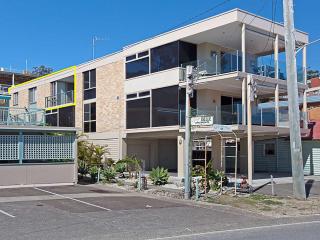 Shoreline, 4,7 Victoria Parade - Views over Fly Point and close to Nelson Bay Marina - Nelson Bay - 1