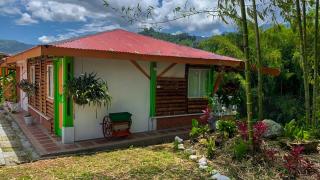 Room in Lodge - Family Cabin With Lake View - Risaralda - 7