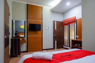 RedDoorz Plus near Amplaz Yogyakarta - 3