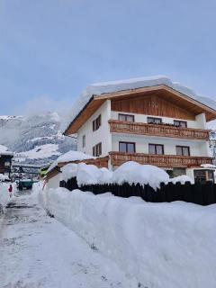 Gästehaus Schneeberger - 0