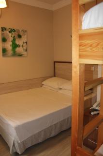 Hotel Crowded House - 7
