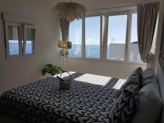 Precioso ático con mucho encanto y vistas al mar. - 0
