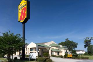 Super 8 by Wyndham Brunswick South I-95 - Brunswick - 9