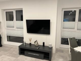 Stunning 3-Room Penthouse Lakeview with Terrace - Bucarest - 4