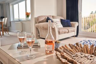 Port Side - Boutique Home with Outstanding River Views - 1