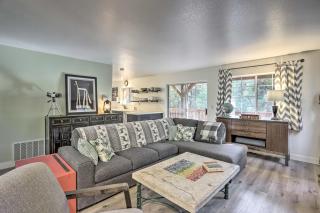 Cozy Cabin about 3 Mi to Lake Arrowhead Village! - 5