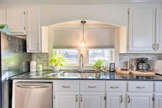 Modern Florence Getaway with Patio and Grill! - 1