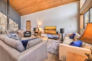 Deck and Fireplace Log Cabin in Tahoe Donner! - 9