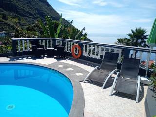 Arcos Grands Suites with enormous and private pool. - Arco da Calheta - 1
