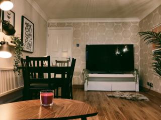 City Centre Apartment- Beautiful Old Town- with Parking - 3