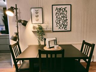 City Centre Apartment- Beautiful Old Town- with Parking - 9