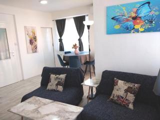 Happiness Apartment Center - 0