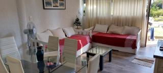 Apartamento con entrada independiente y jardín - 8