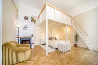 Vintage Apartment - 1