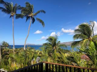 Home with Sweeping Views, Pool & Yard - Honolulu - 0