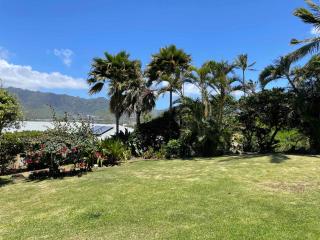 Home with Sweeping Views, Pool & Yard - Honolulu - 4