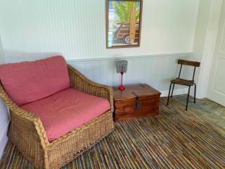 Home with Sweeping Views, Pool & Yard - Honolulu - 3