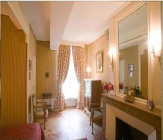 Château de Sarceaux - 2