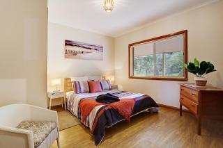Farm Stay & Iconic Water Views - 32 Zachary Drive - Mallacoota - 5