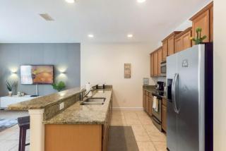 Townhome w pool near Disney & Orlando Attractions - Kissimmee - 2