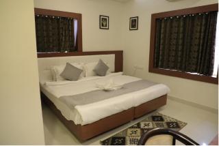 Lily Inn Hotel & Restaurant - Bhubaneshwar - 2