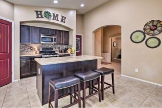 Maricopa Home with Swim-Up Bar, Heated Pool and Slide - Maricopa - 3